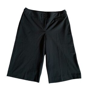 Ann Taylor LOFT crop pants. Black. Size 6P.